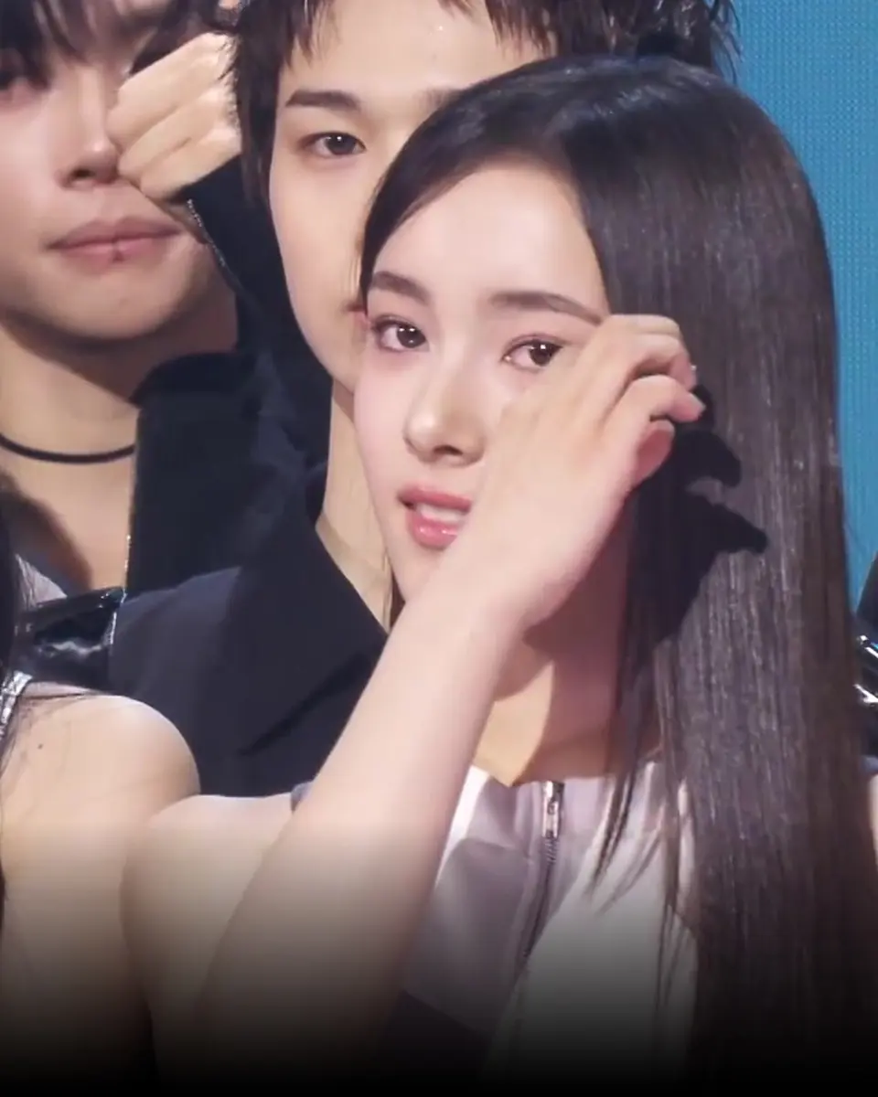 소감 듣다가 눈물 글썽인 오아