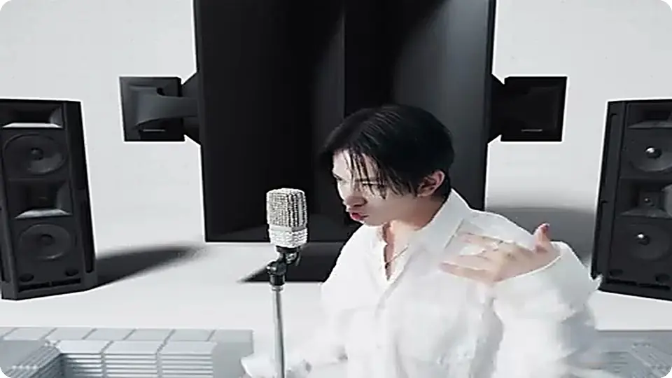 여덟 곡을 직접 썼다