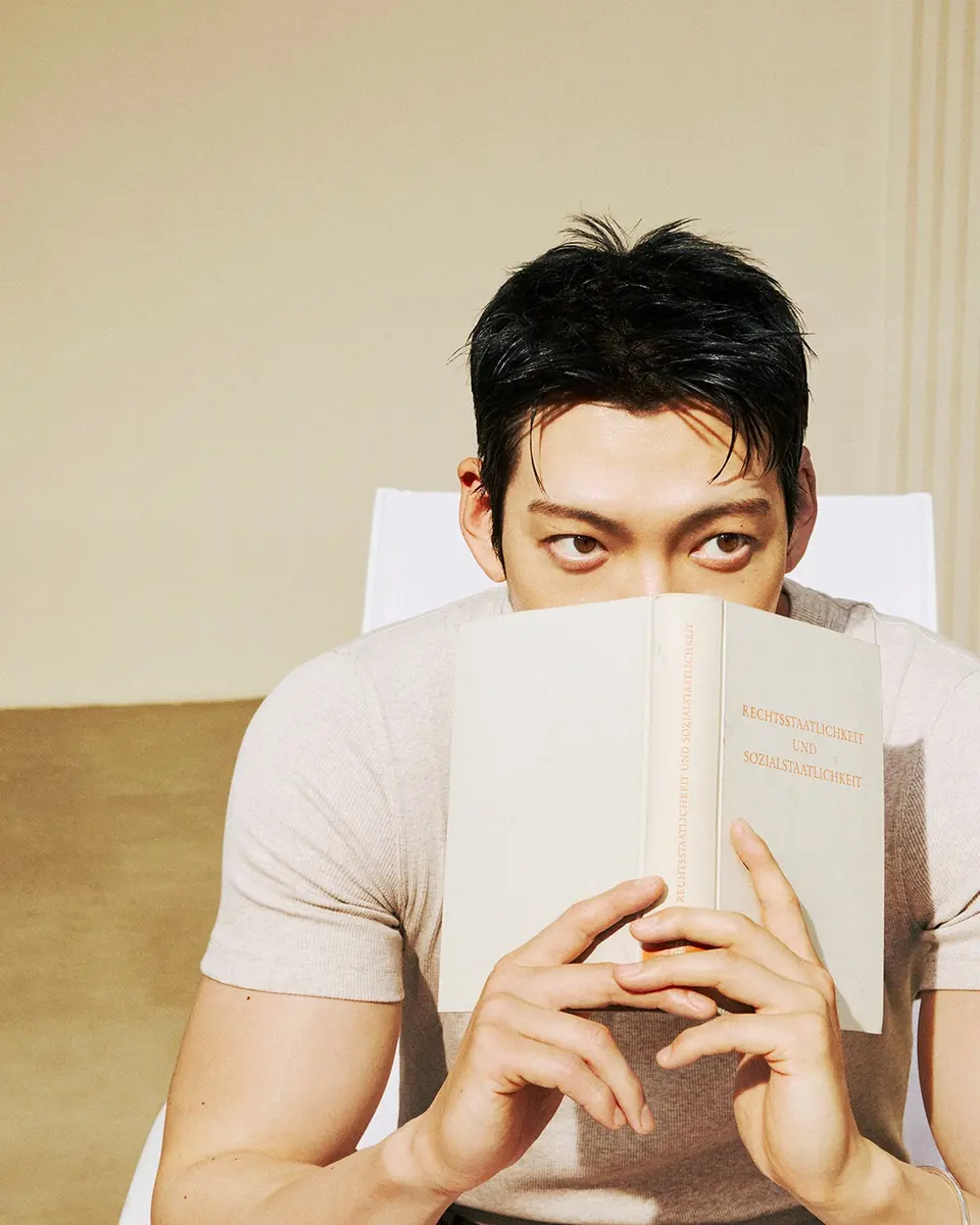 시작은 1년 전 팬사인회