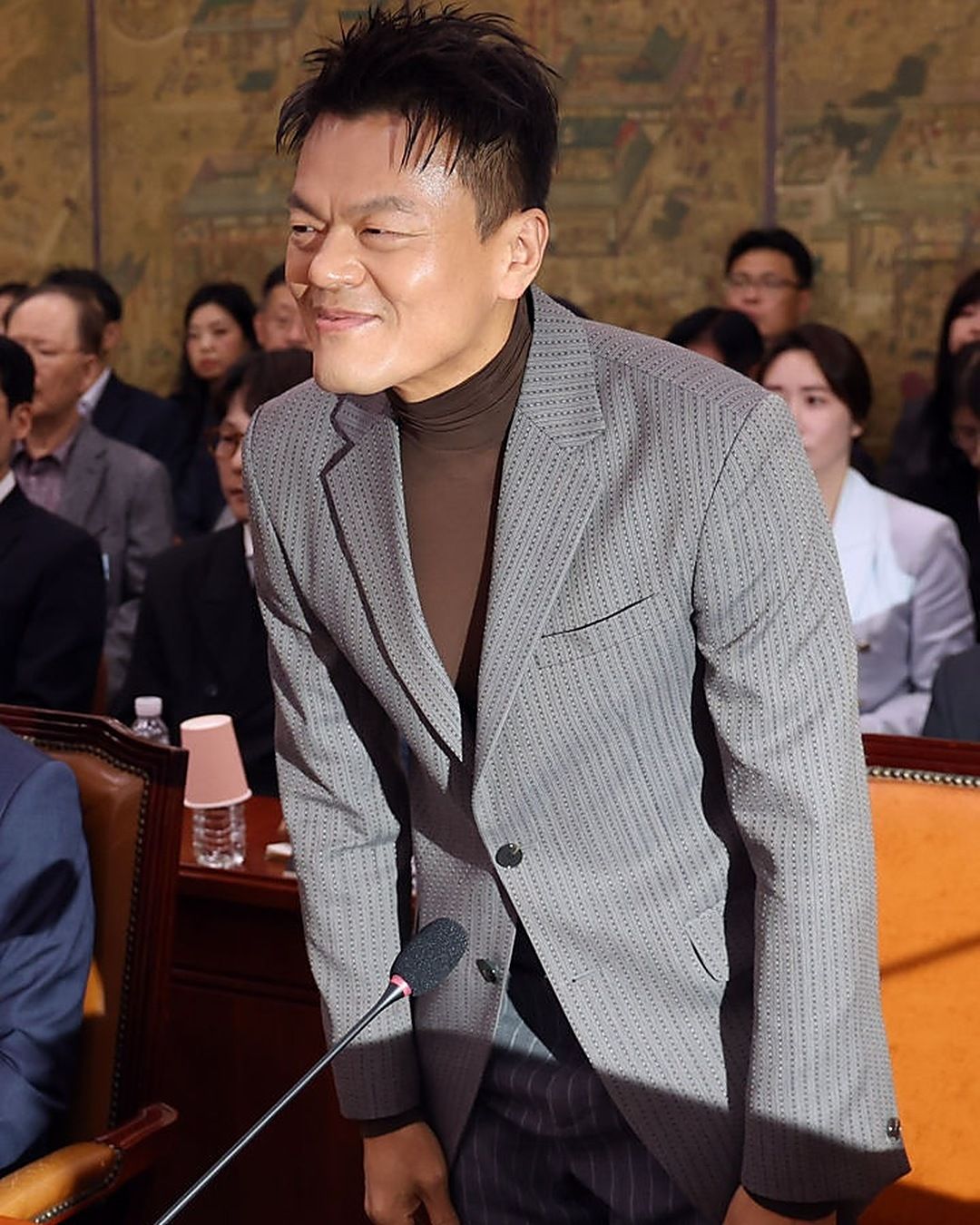 국회의원도 배웠으면.. 박진영의 국감 태도