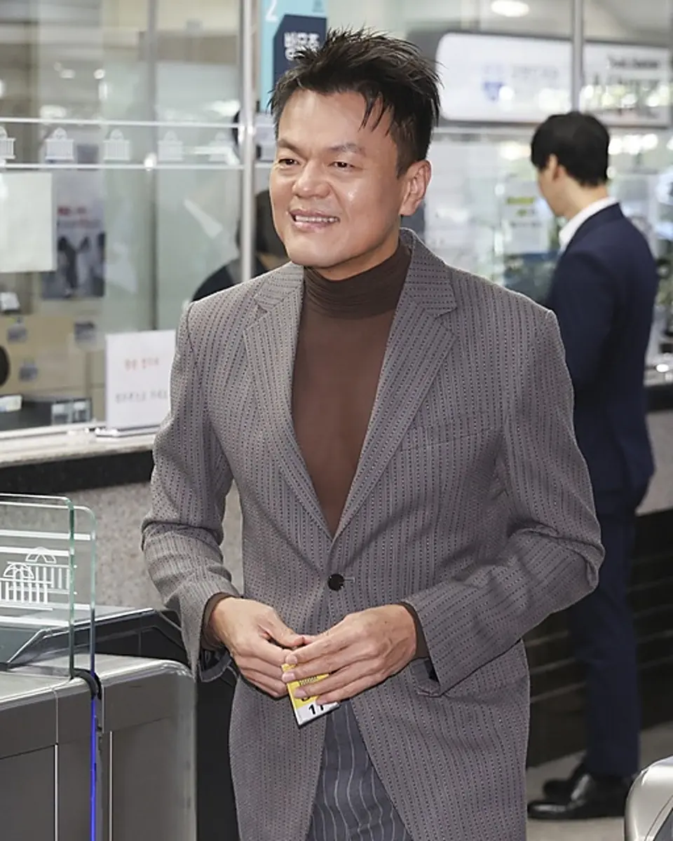 부르기 전에 먼저 나섰다