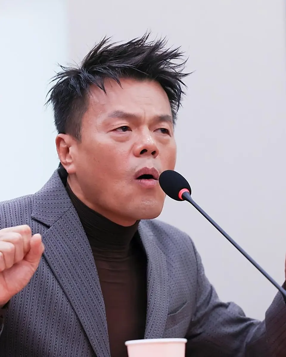 에두르지 않고 정면으로 답했다