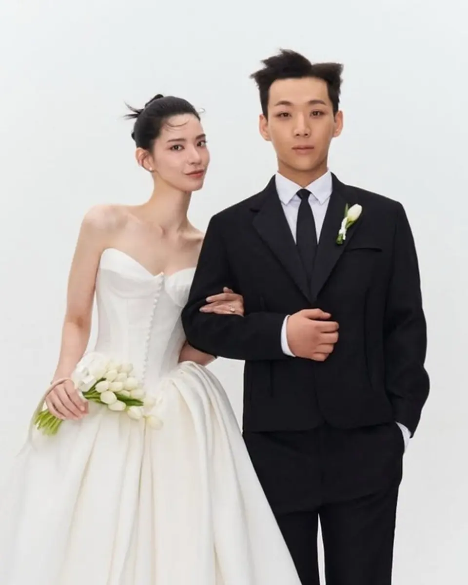 10월 18일, 9년 연인과 결혼